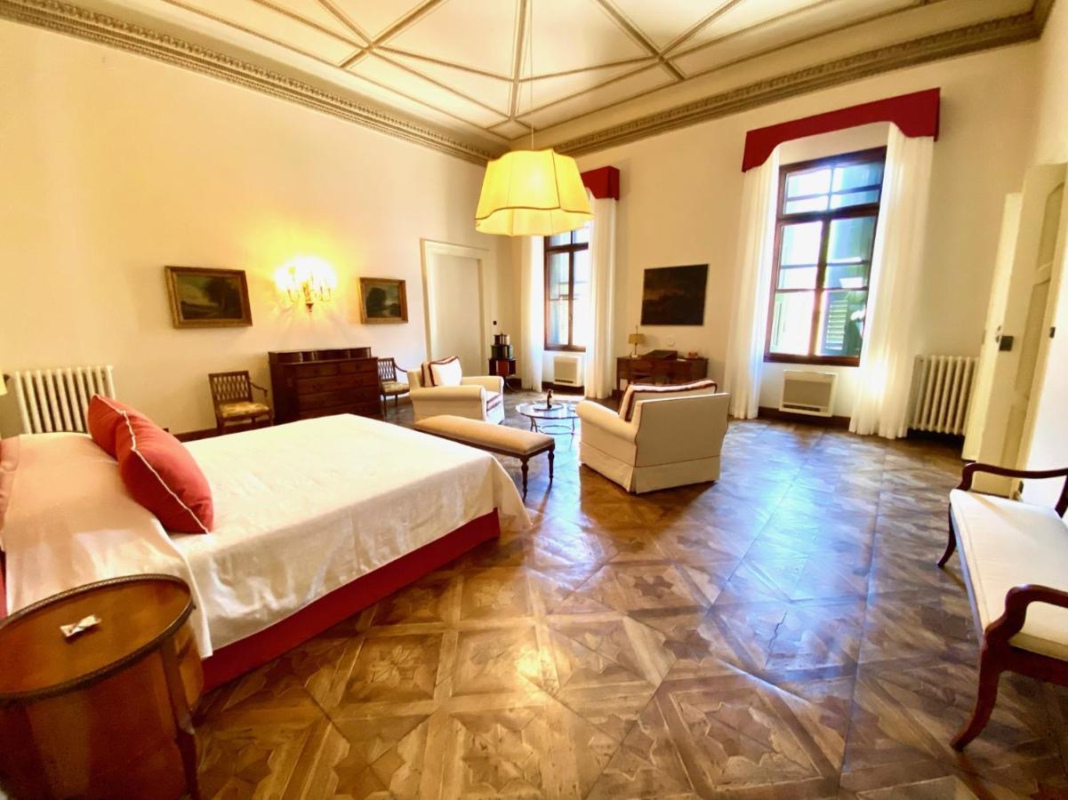 Palazzo Mantua Benavides Suites & Apartments ปาโดวา ภายนอก รูปภาพ