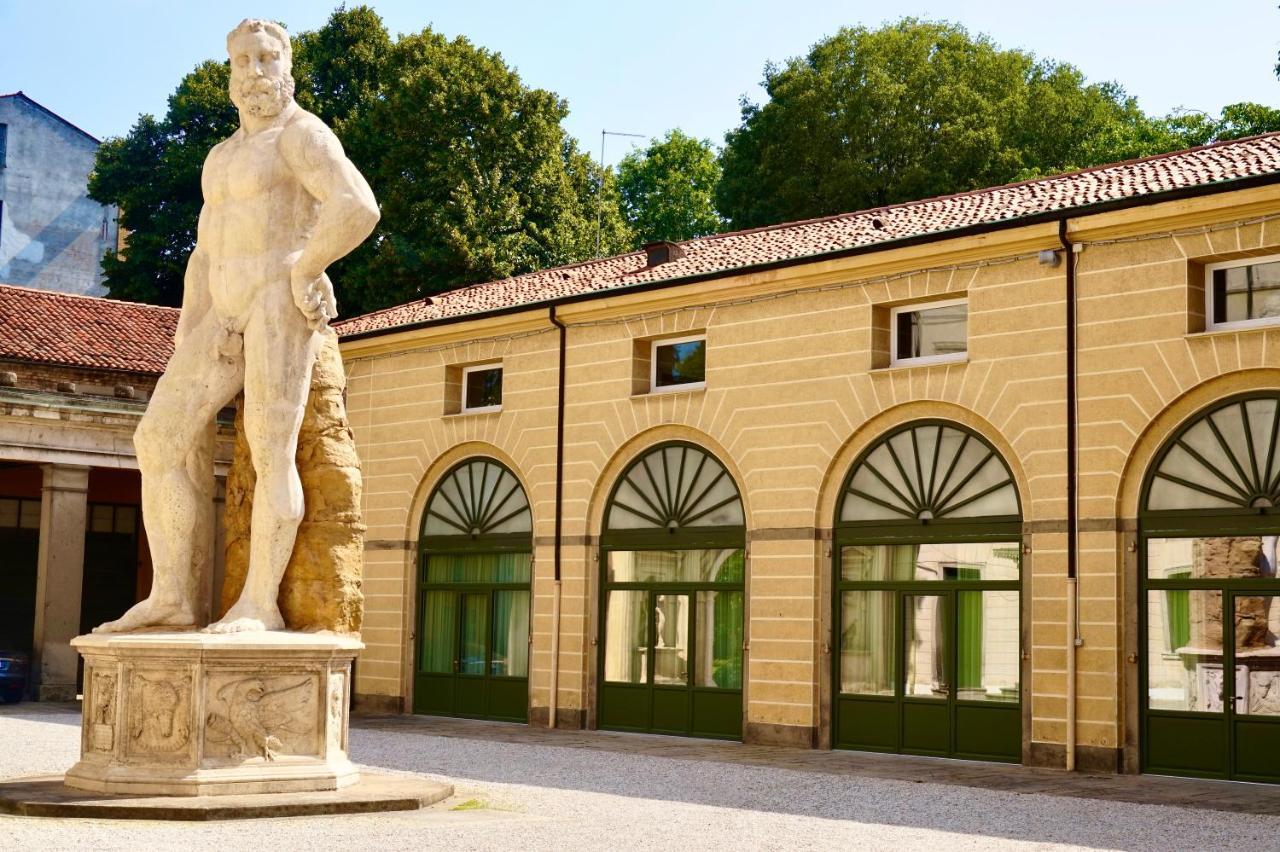 Palazzo Mantua Benavides Suites & Apartments ปาโดวา ภายนอก รูปภาพ