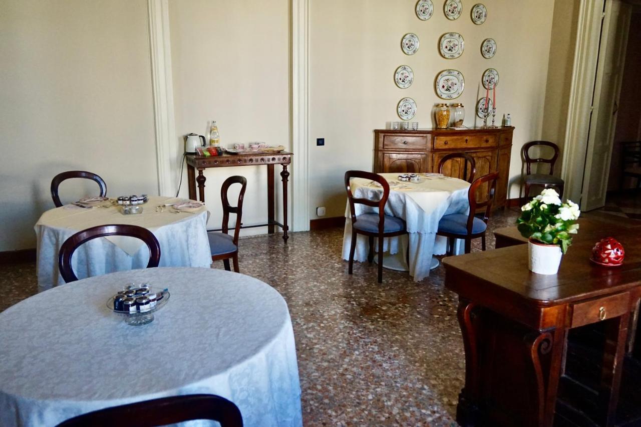 Palazzo Mantua Benavides Suites & Apartments ปาโดวา ภายนอก รูปภาพ