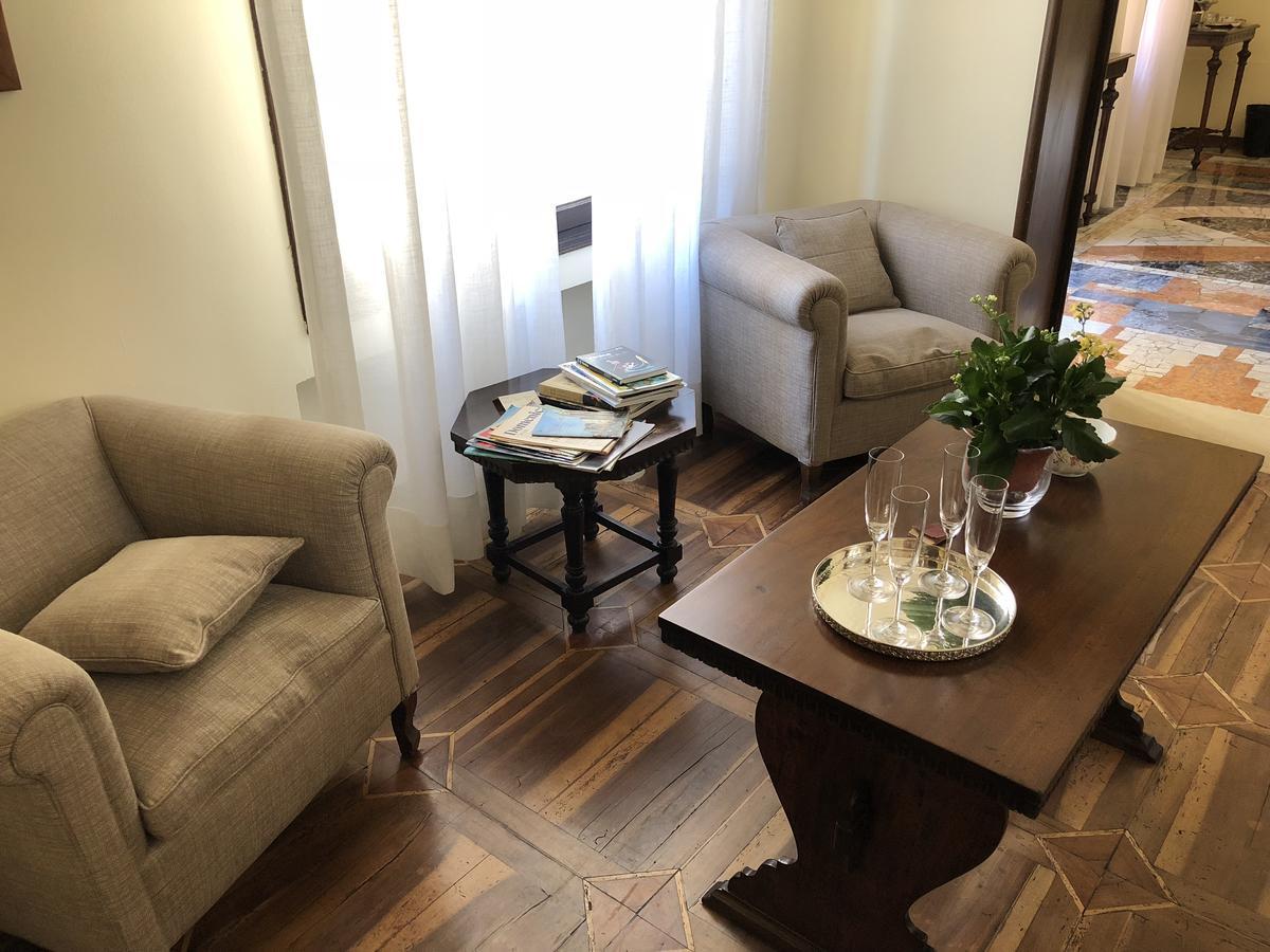 Palazzo Mantua Benavides Suites & Apartments ปาโดวา ภายนอก รูปภาพ